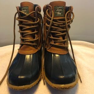 Bass women’s waterproof 💦 duck boots size 9